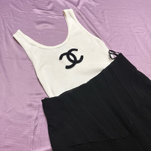 Authentic Vintage 90s Chanel CC logo white cropped tank top 40 - Picture 11 of 14
